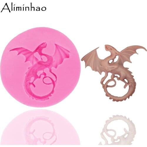 DY0043 Cartoon flying dragon DIY Resin Clay Soap Mold Silicone Mold Sugarcraft Chocolate Molds Fondant Cake Decorating Tools