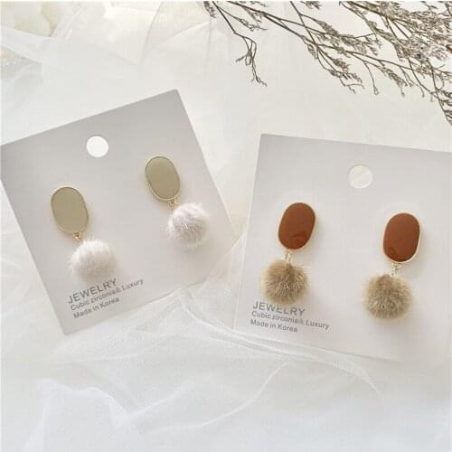 Fashion contracted earrings hairball cabinet and delicate temperament autumn/winter in stud earrings jewelry accessories
