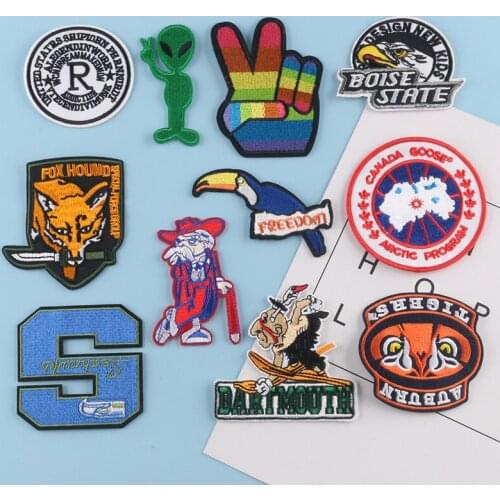 Knife-biting fox DIY Badge Embroidery Patch Applique Clothes Ironing Clothing Sewing Supplies Decorative Badges letter eagle