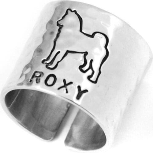 Personalized Hammered Akita Ring, Engraved Hand Stamped Cute Dog Wide Band Ring Custom Dog Adjustable Ring