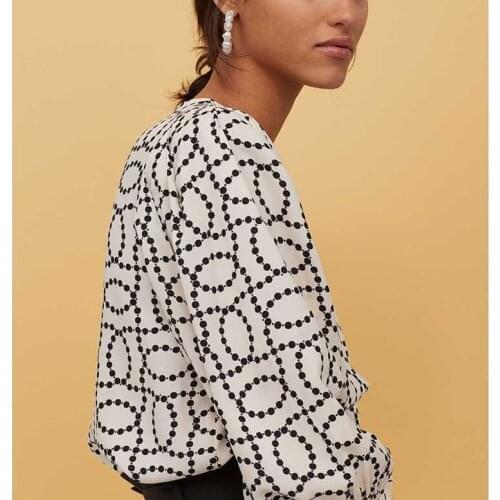 Minimalist Abstract Polka Dot Printed Puffy Blouse Elegant Beige/Tan Art Chain Link Cropped Shirt Simplicity V-neck Viscose Tops