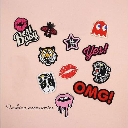 Fabric Embroidered Snake Mouth Patch Cap Clothes Stickers Bag Sew Iron On Applique DIY Apparel Sewing Clothing Accessories BU78