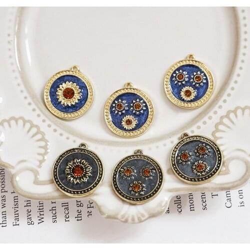 4pcs Retro floral alloy stud Earrings Rhinestone pendant Trendy diy handmade elegant jewelry round earrings material accessories