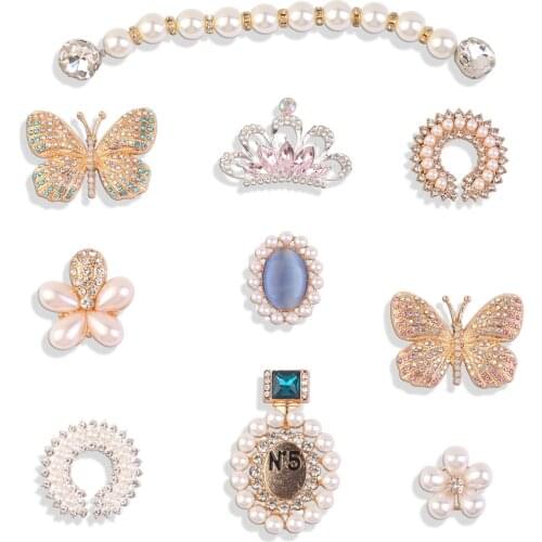 New Designer Pearl Chain Shoe Charms Croc Accessories Metal Charm Decoration for Croc Clog Shoes Butterfly Buckle for Girl Gift