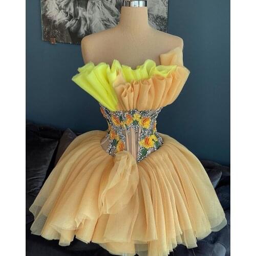 White Sweet Pretty Short Homecoming Dress 2021 O Neck Sleeveless Appliques Flowers Ball Gown Girls Party Prom Graduation Gowns