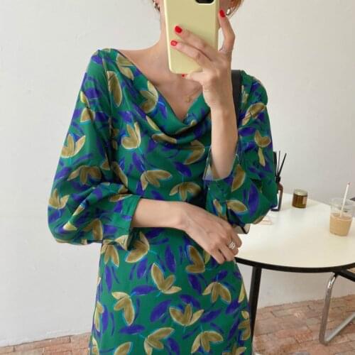 2020 Women Autumn Vintage V Neck Long Floral Dress Elegant Backless Bow Tie Folds Midi Dresses