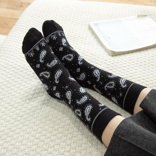 West Coast Cashew Flower Socks Men Women Retro Black White Harajuku Middle Tube Pure Cotton Sports Tide Socks Wild Hip-hop Socks