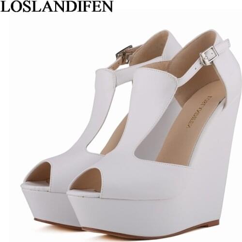 2020 Fatory Discount Peep Toe Sandals With Thick Waterproof Women Party Sandals Shoes Large Size 35-42 Wholesale Price NLK-A0096