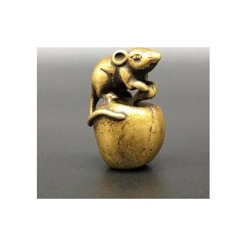 Solid Copper Zodiac Little Mouse Ornament Mini Copper Mouse Steal Apple Key Chain Pendant Fengshui Copper Carving Animal Statue