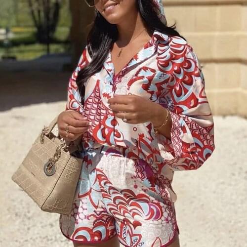 2 pieces sets 2021 Fashion faux silk Loose printed long sleeve shirt with lapel collar + Elastic waist print shorts summer suits