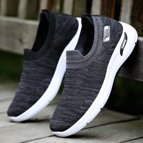 Mens casual shoes, breathable sports shoes, lightweight soft-soled shoes, comfortable sports training shoes, new 2021