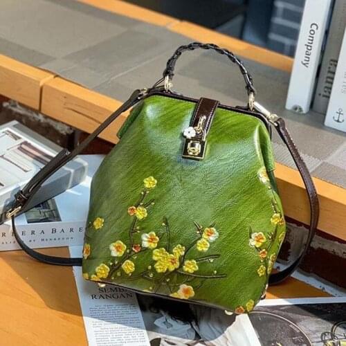 Retro Embossed Shoulder Bag Women Backpack 2021 New Leisure Versatile Leather Outdoor Travel Small Backpacks Lady Lock Tote Bags