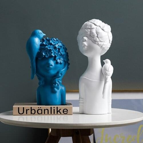 Nordic Style Resin Girl Sculpture Art Figurine for Wedding Gift Home Decoration Hand Painted Dolls Christmas Gift