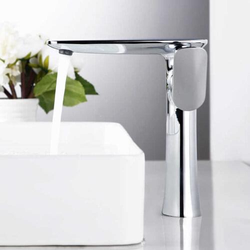 Bathroom pan chrome laton sink mixer hot and cold waterfall faucet deck mounted wash basin