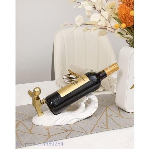 Creative Resin Wine Rack Desktop Storage Rack Cartoon Geometric Gold Man Hollow Wave Table Craft Furnishings Home Decoration