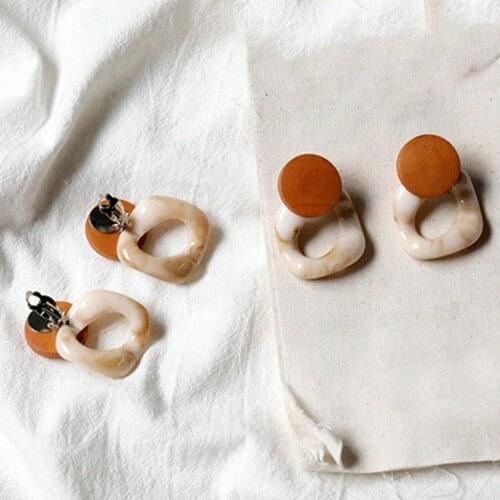 Bing Tu Big Geometric Irregular Acrylic Ear Clip Earrings Women Jewelry No Piercing Wood Round Earing Simple Ear Cuff Earring