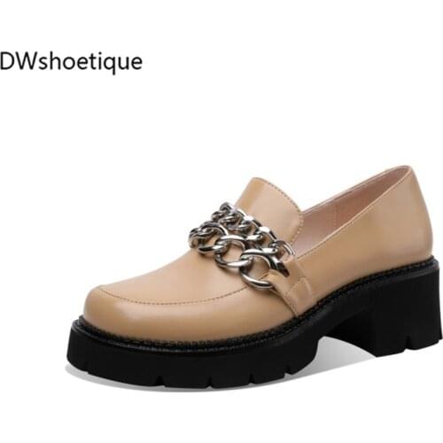 DWshoetique Shoes With Medium Heels