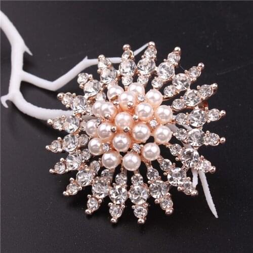 TODOX Rhinestone pearl flower Brooches Fashion crystal exquisite consise plant pins garment accessory wedding gifts for lady man