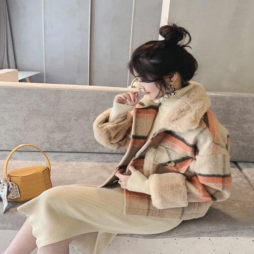 Womens Jackets 2019 Winter Plaid Stitching Ladies Coats Luxurious Fashion Big Fur Collar Keep Warm Womens short jacket