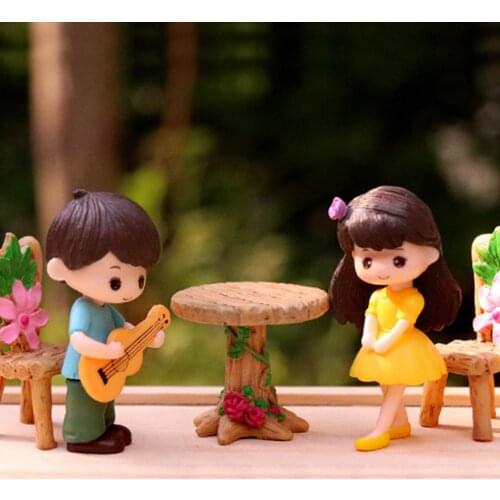 2pcs/set Cute Sweety Lovers Couple Figurines Miniature Ornaments Boy Girl Guitar Craft Fairy Resin Dolls Wedding Accessories