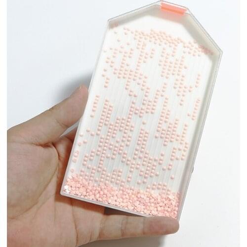 New Diamond Painting Tool, Large-Capacity Diamond Tray With Cover, Easy to Shake the Diamond Plate Make Arranged Neatly