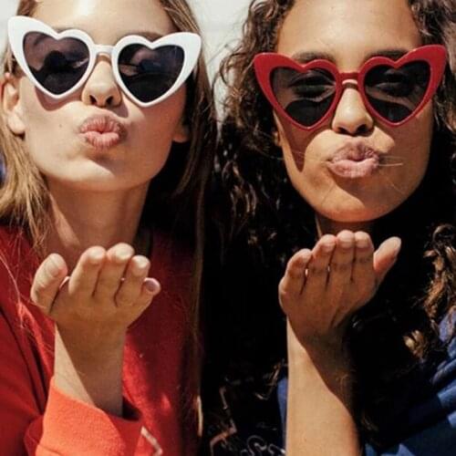 AKA VISION 2021 Love Heart Sunglasses Women High Quality Eyewear Women Metal Eyeglasses Vintage Cat Eye Glasses Shades For Women