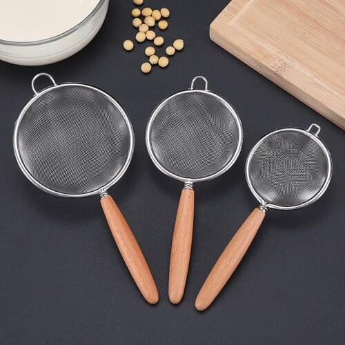 304 Stainless Steel Food Filter Multifunction Kitchen Strainer Handheld Flour Fine Mesh Spoon Colander with Wooden Handle
