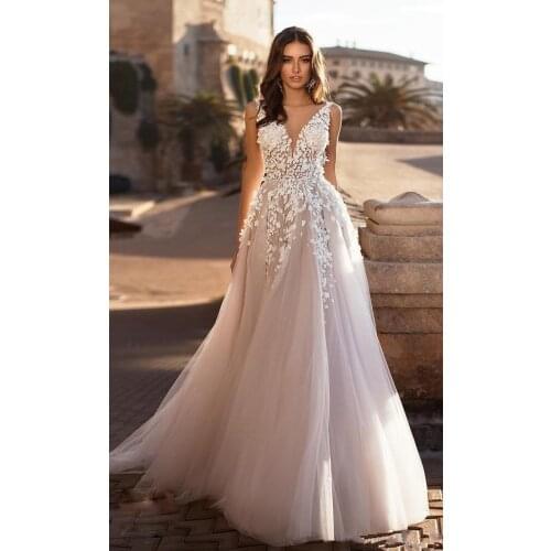 Backless Wedding Dresses A-line Deep V-neck Tulle Appliques Boho Dubai Arabic Wedding Gown Bridal Dress Vestido De Noiva