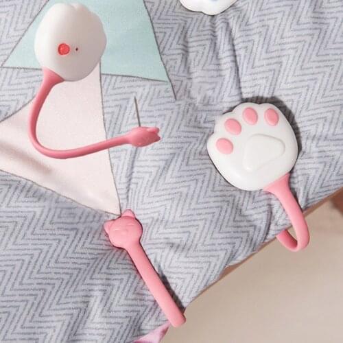 4pcs Paw Shape Bed Sheet Clips Non-Slip Blanket Quilt Holder Clip Sheet Grippers Clip Set Bed Mattress Fasten Fixator Holder