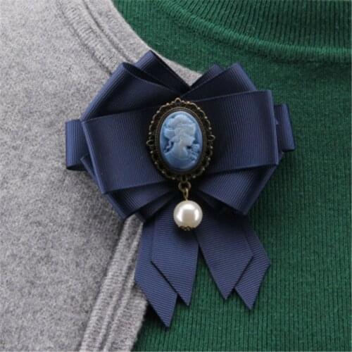 XIAONIANSHI Brooches