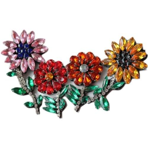 1Pcs Shining Flower Creative Decorative Clothing Three-dimensional Nail Bead Rhinestone Patches at Coat Dress Pants Accessories