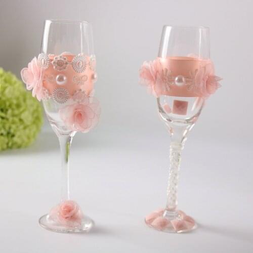 1 pair Wedding Glasses Champagne Glasses Twine Flutes Toasting Glasses Wedding Bride and Groom Glasses with pink flower