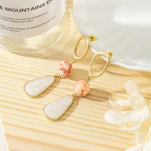 2021 Fashion Trendy Jade Earrings For Women Statement Baroque Golden Metal Material Long Round Pearls Drop Stud Earrings Jewelry