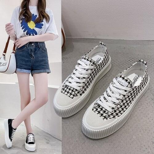 Women Canvas Casual Shoes Fashion Height Increasing Shoes Lace Up Sneakers Outdoor Spring Autumn Leisure Footwear Black White