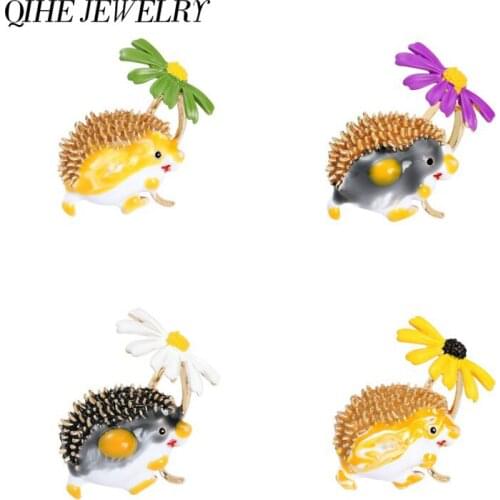 Hedgehog Brooch With Flower Daisy Animal Badges Jewelry Brooches for Women Party Office Causal Pins High Quality 2021NEW