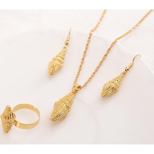 Bangrui Fashion Gold Shell Pendant Necklace Earrings Rings Shell Gold Chain Jewelry Women Seashell Choker Jewelry Gifts Female