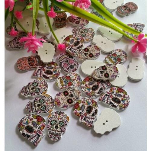 50pcs 2 Holes Skull Pattern Wooden Buttons Mixed Painted Design Pattern Decoration Clothing Accessories Sewing Button