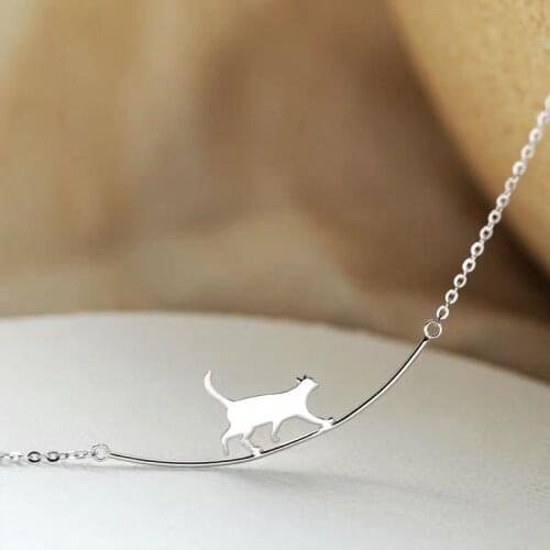 Cat Curved Necklace for Women Simple Personality Jewelry Cute Animal Walking Cat Clavicle New Fashion Chain Necklaces