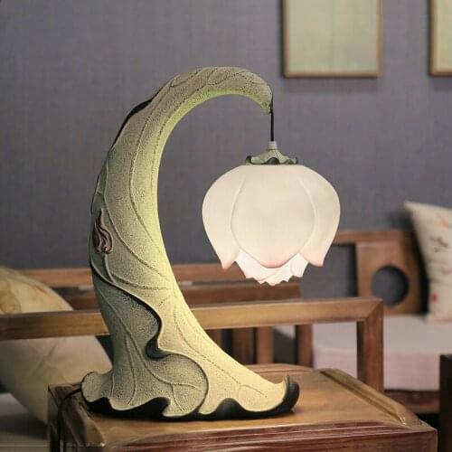 Style lotus lamp table lamps creative personality retro bedroom study desk desktop Lotus lotus leaf Resin table lights ZS145