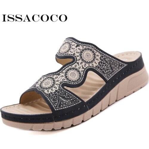 Summer Ladies Footwear Platform Jelly Shoes Sandals For Girls Flat Luxury Sandals Lady Wedge Woman Slipper Female Nurse Clogs