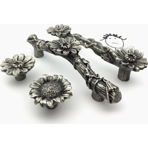 LCH Nordic Style Sunflower Knob Creative Matte Silver Knob Vintage Lead-Zinc Alloy Wildflower shaped Cabinet Handle Drawer Pull