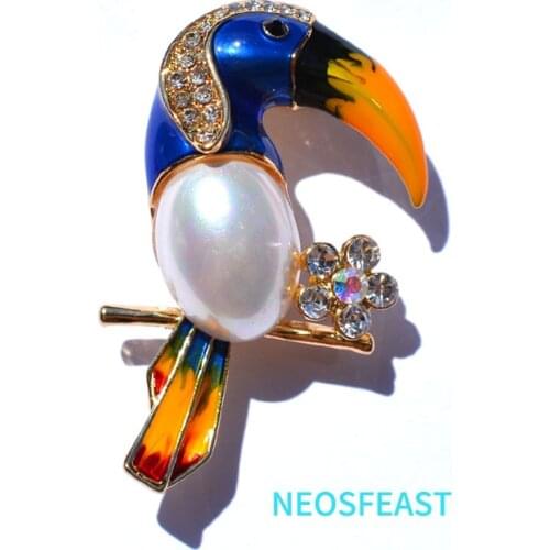 Elegant Rhinestone Parrot Brooches Women Multi Color Enameled Pearl Pin Ladies Party Gifts Suits Accessories Fashion Jewelry