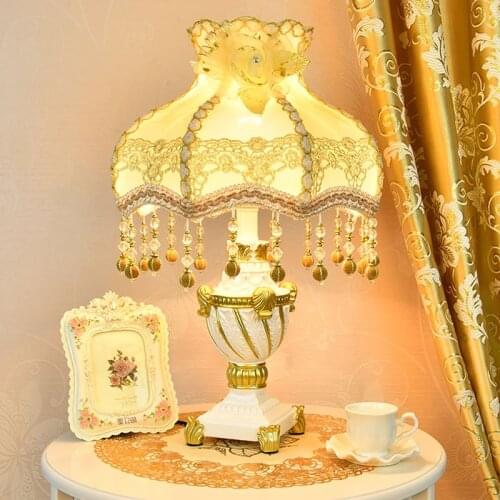Fashion french rustic wedding gift princess court royal fabric lamp shade resin decoration table lamps for bed room