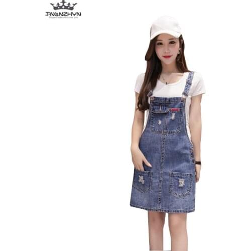 Tnlnzhyn 2019 New Summer Women Denim Dress Sleeveless Spaghetti Strap Jeans Overall Dress Women Loose Casual Short Dress Y1089