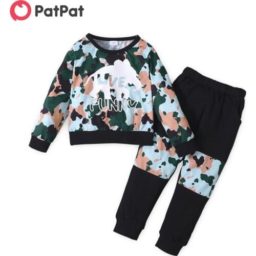 PatPat 2-piece Toddler Boy Letter Camouflage Print Pullover and Pants Set