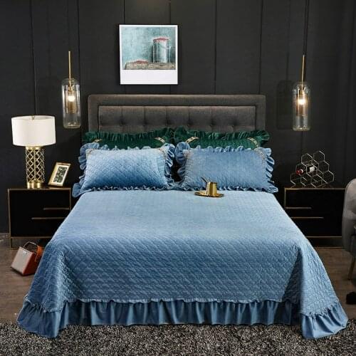 Thicker Warm Crystal velvet luxury Bedspread Fitted Sheet Pillowcases Cotton 2/3pcs Solid Princess Lace Bedding