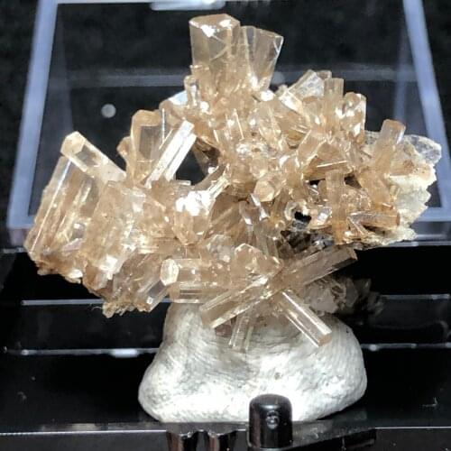 Natural columnar Aurora calcite and crystal mineral halo healing geology teaching home decoration collection jewelry (send box)