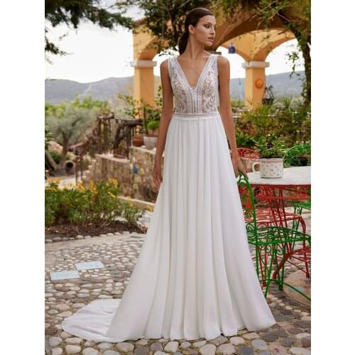 Boho Summer Beach Wedding Dress Backless Appliqued Lace Chiffon Short Train V-Neck Backless Bridal Gowns Custom Made Plus Size