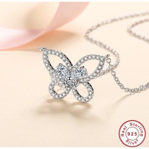 Geoki 925 Sterling Silver Passed Diamond 0.84 Ct D Color VVS1 Moissanite Butterfly Shape Pendant Necklace Luxury Wedding Jewelry
