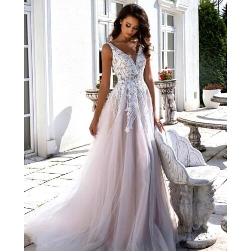 Bohemian Wedding Dress A-Line V-Neck Tank Lace Appliques Sequined Beads Backless Tulle Floor Length Sweep Train Bride Gown New